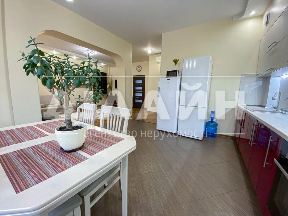Urgent! 3-room apartment of 100m2 in Borodino residential complex