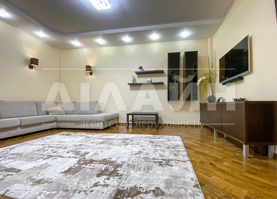 Urgent! 3-room apartment of 100m2 in Borodino residential complex