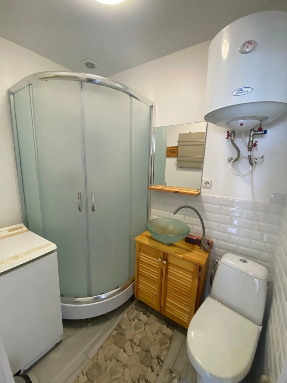 Sale of smart apartment with furniture and appliances
