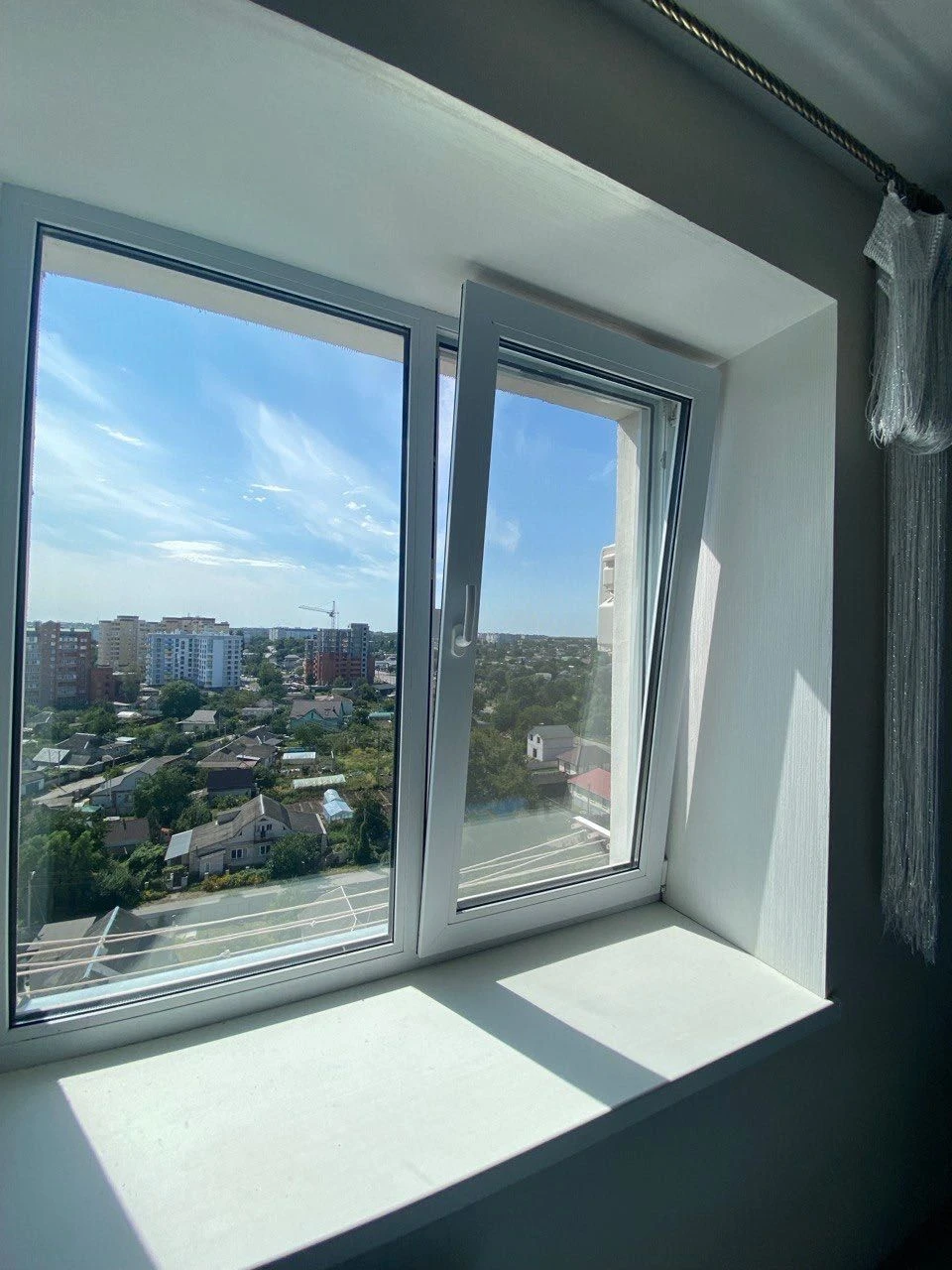 Sale of smart apartment with furniture and appliances