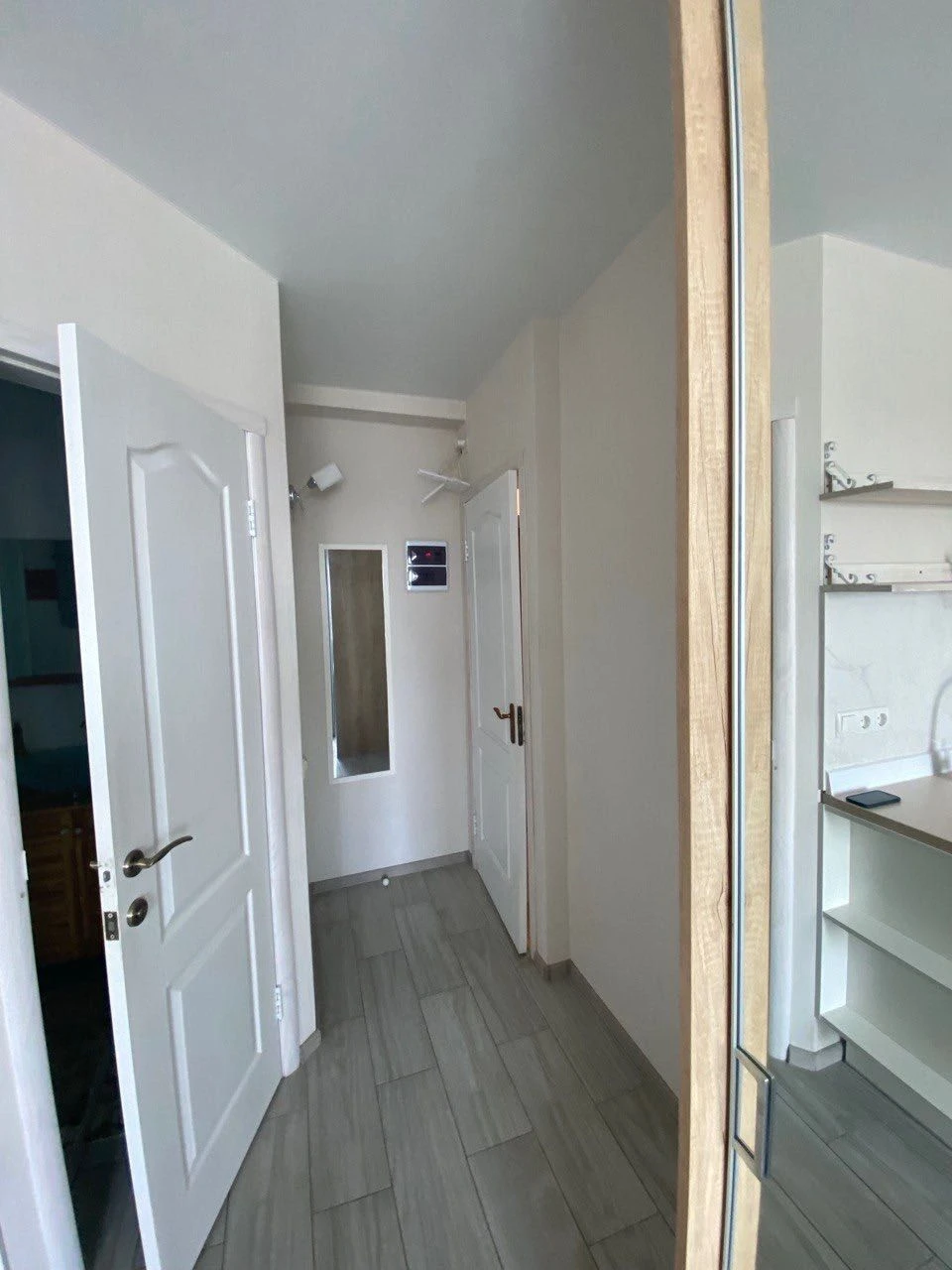 Sale of smart apartment with furniture and appliances