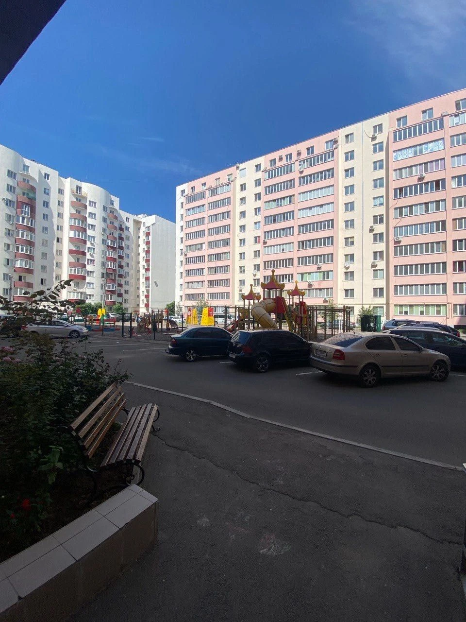 Sale of smart apartment with furniture and appliances