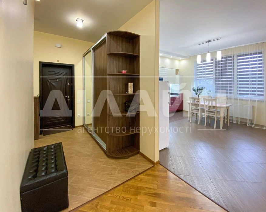 Urgent! 3-room apartment of 100m2 in Borodino residential complex