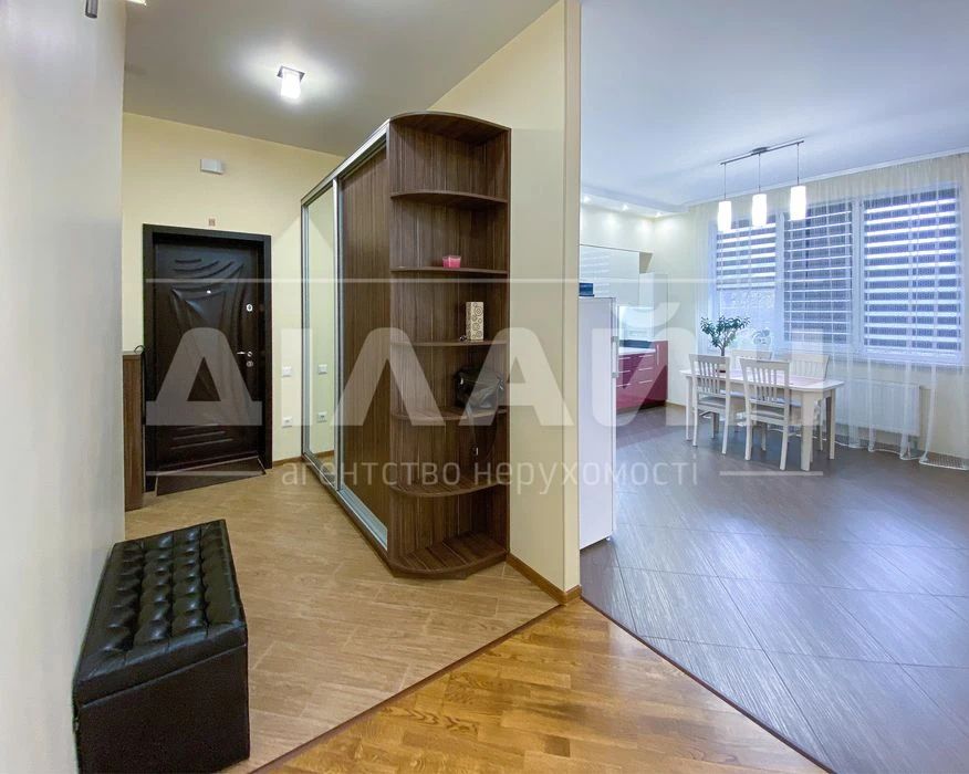 Urgent! 3-room apartment of 100m2 in Borodino residential complex