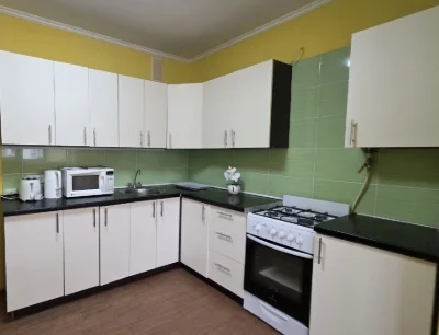 Продаж 1-кв м,Бориспіль вул.Момота 42 кв.м р-н 5 школи з МЕБ