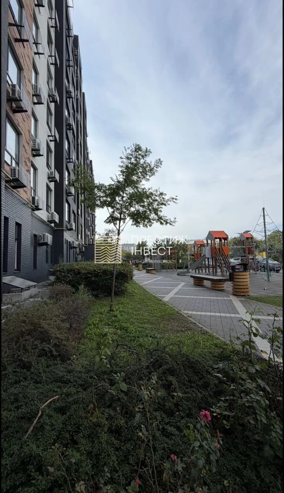 Urgent! Sale of an exclusive 1-bedroom apartment with individual