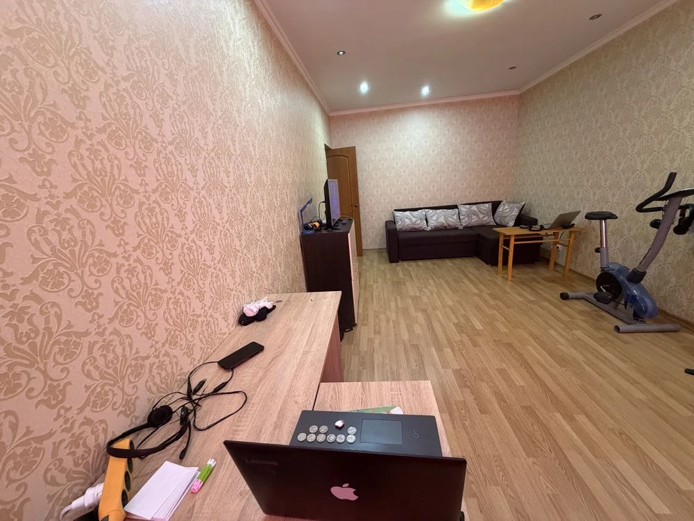 Продається 1-кімнатна квартира в ЖК "Вишиванка", 52м2, 3-й поверх, центр города