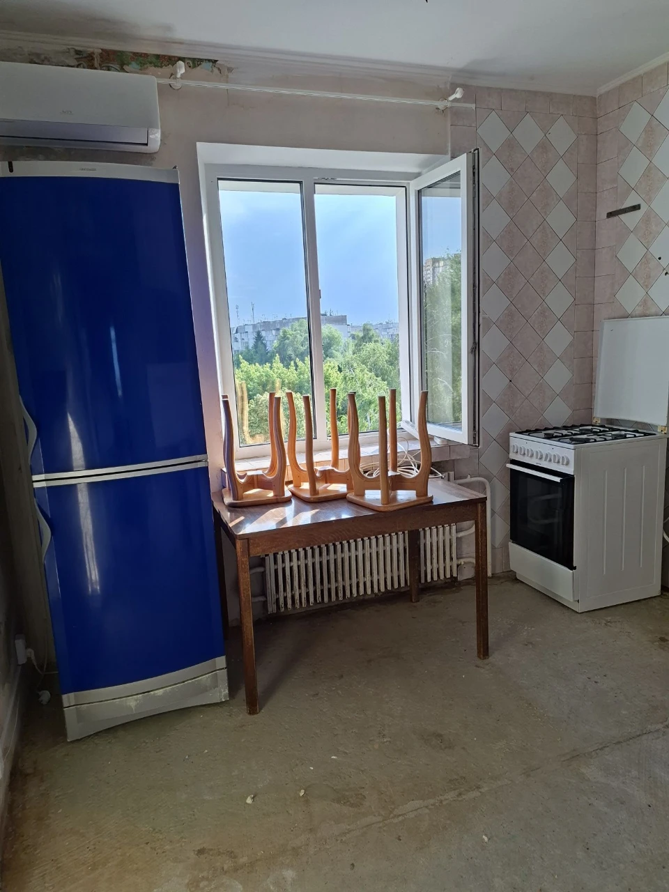 Квартира в центре под РЕМОНТ.3 комнаты раздельные.