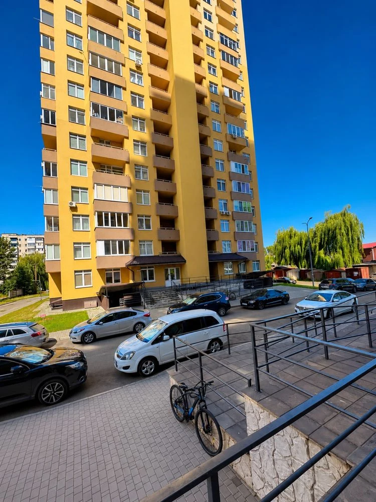 Продаж 1-кімнатної квартири 48.8 кв.м в ЖК «Сонячний» вул. Привокзальна, м. Борис