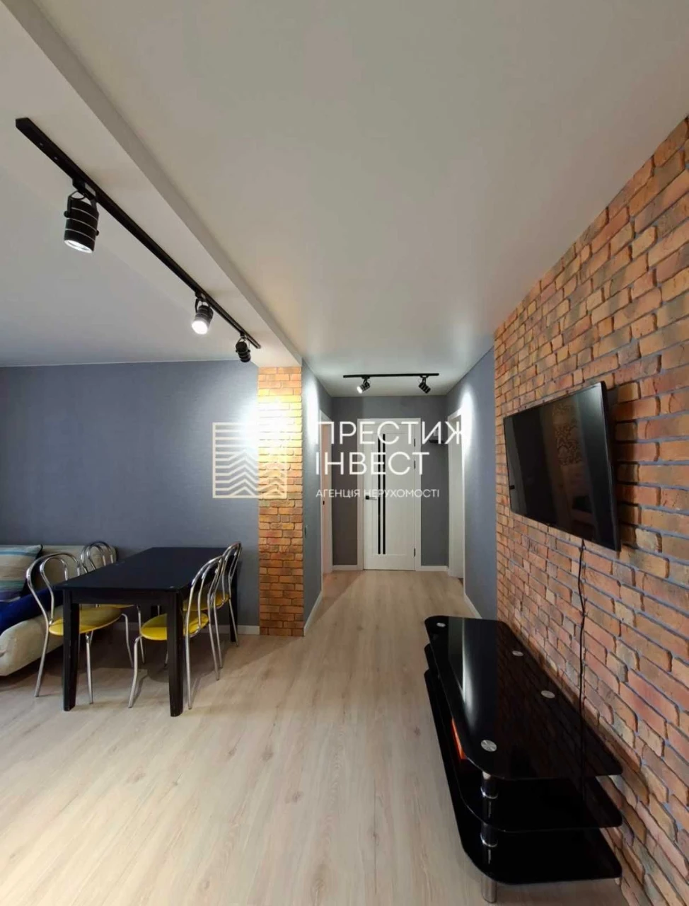 RESALE 2-bedroom apartment on Headovato Street