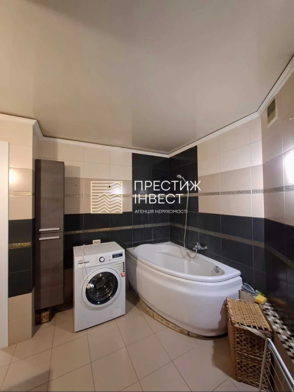 RESALE 2-bedroom apartment on Headovato Street