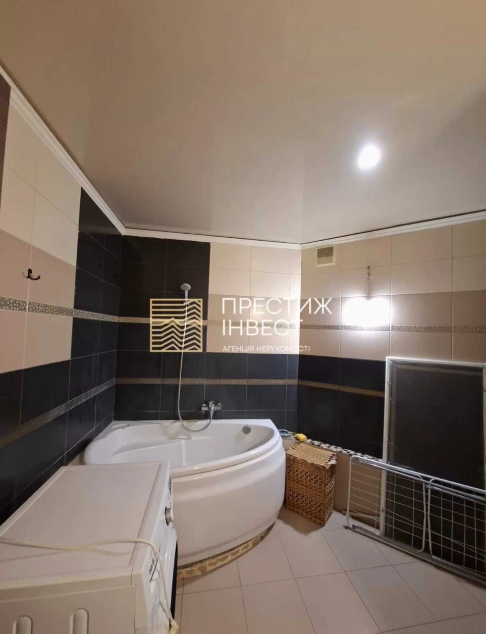 RESALE 2-bedroom apartment on Headovato Street