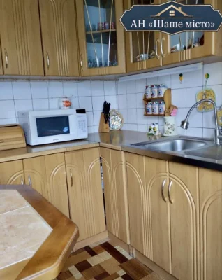 Продаж 2-кв 51.3 кв.м, район УМБ-17, м. Бориспіль, з меблями та технікою