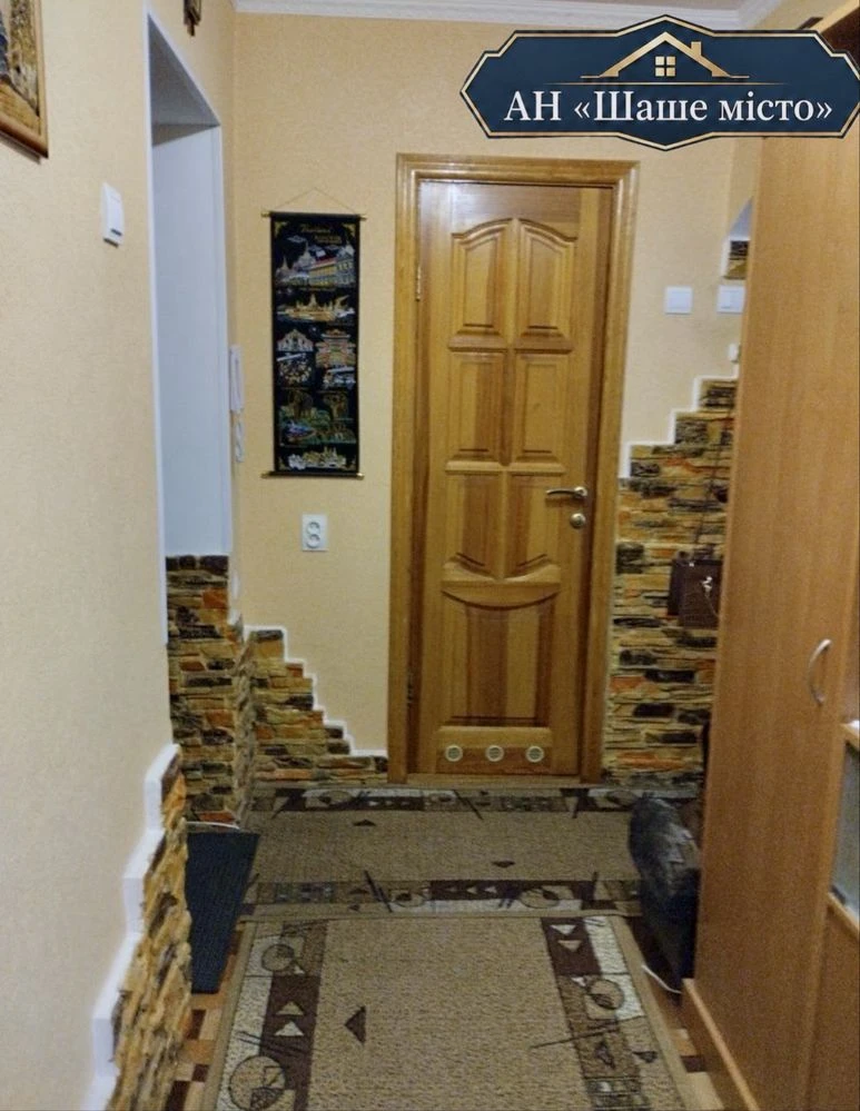 Продаж 2-кв 51.3 кв.м, район УМБ-17, м. Бориспіль, з меблями та технікою