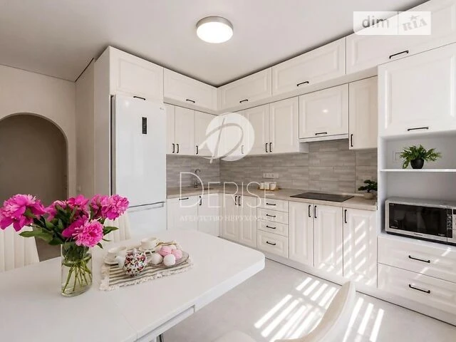 Продажа 2к квартиры 63 кв. м по ул. Академика Заболотного 15