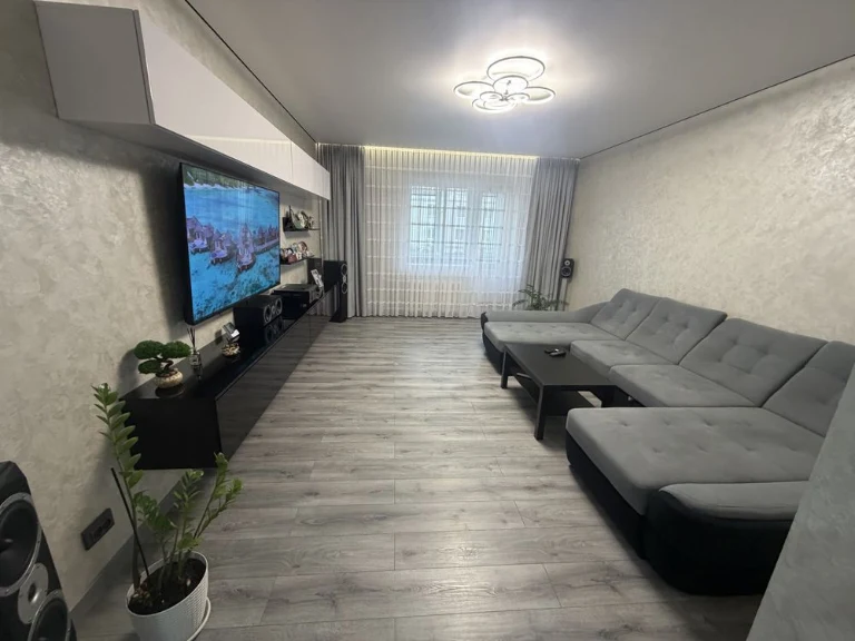 For Sale: 3-room apartment, Babkina Street 12, 4th floor/9, Eco district