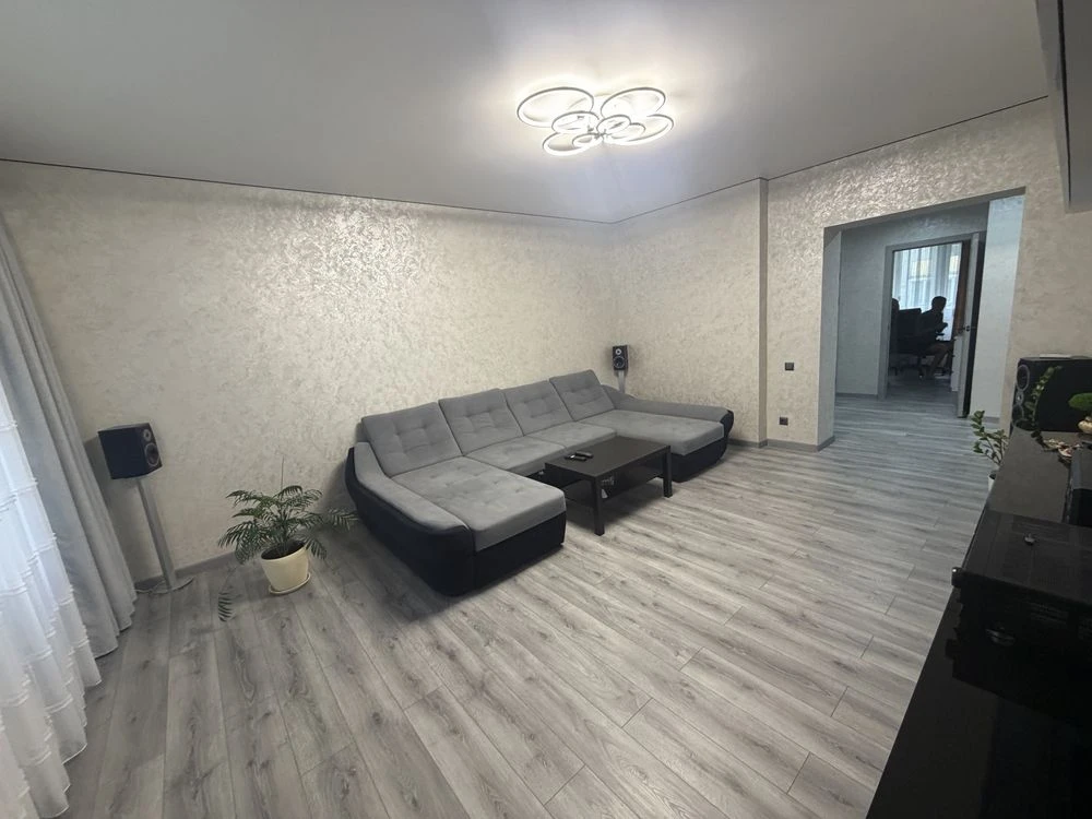 For Sale: 3-room apartment, Babkina Street 12, 4th floor/9, Eco district