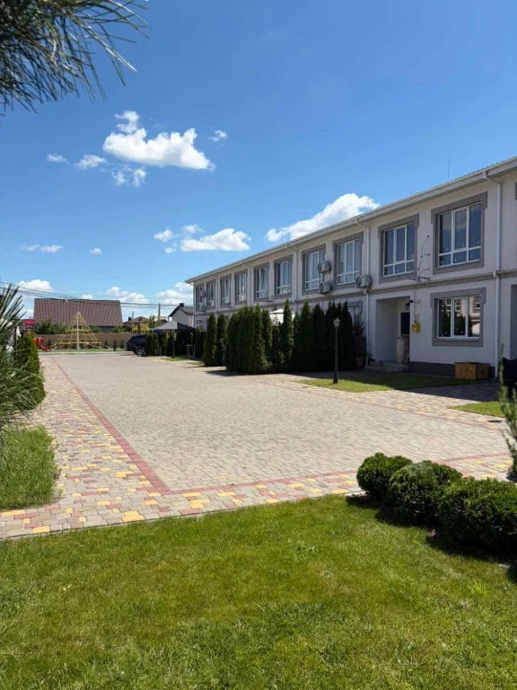продаж 2 кім квартири ,таунхаус Паларіс Бориспіль