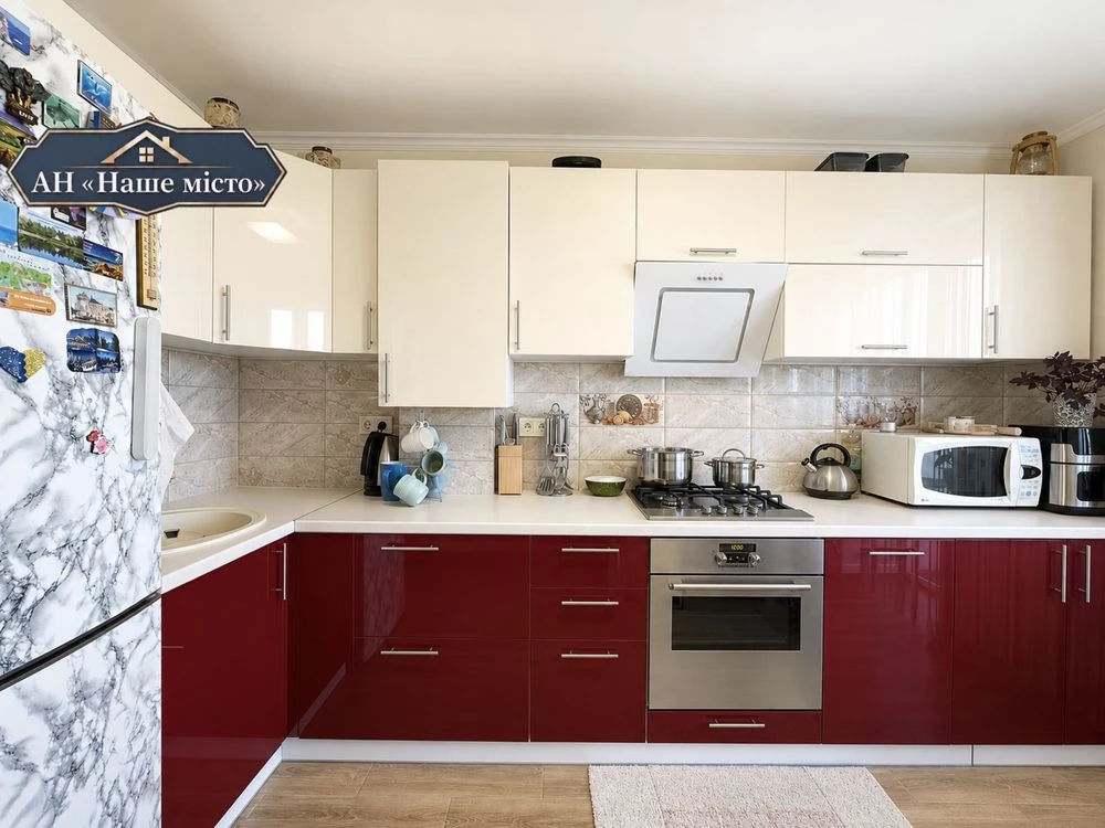 Продаж 3-кв  76 кв.м ЦЕНТР вул.Нова,31 Закрита територія Ком