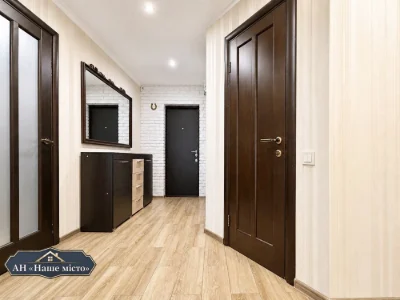 Продаж 3-кв  76 кв.м ЦЕНТР вул.Нова,31 Закрита територія Ком