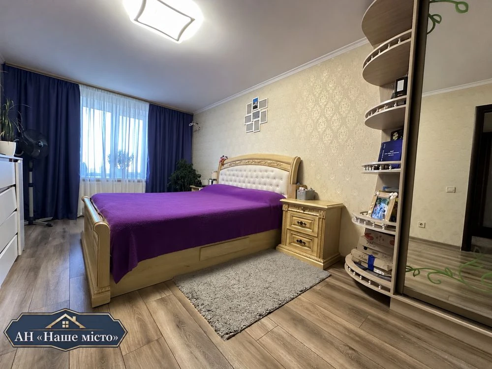 Продаж 3-кв  76 кв.м ЦЕНТР вул.Нова,31 Закрита територія Ком