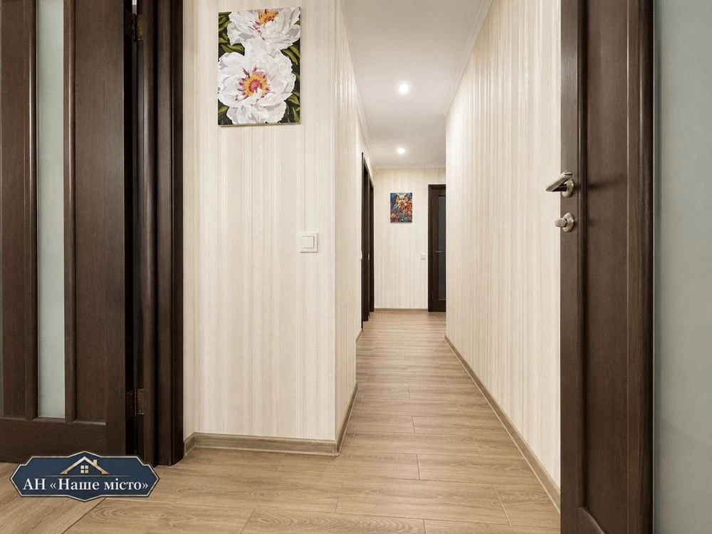 Продаж 3-кв  76 кв.м ЦЕНТР вул.Нова,31 Закрита територія Ком
