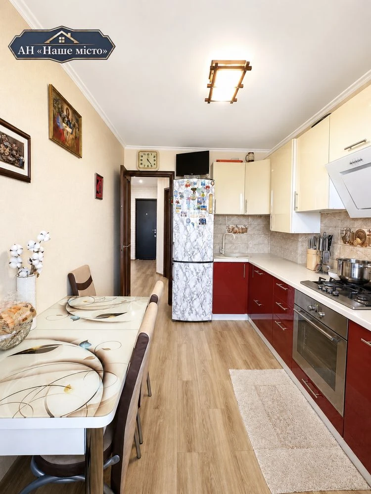 Продаж 3-кв  76 кв.м ЦЕНТР вул.Нова,31 Закрита територія Ком