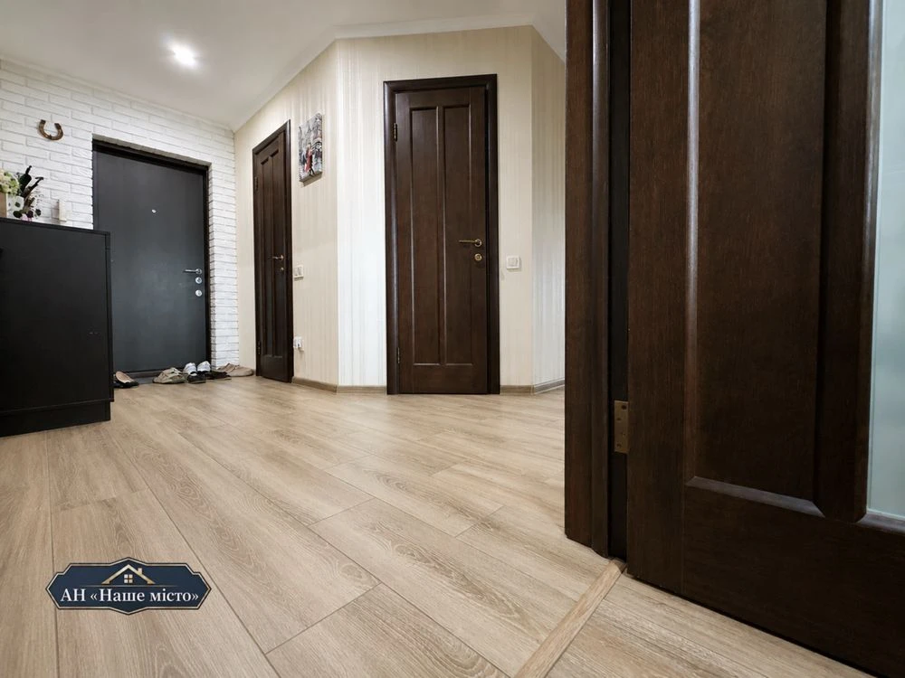 Продаж 3-кв  76 кв.м ЦЕНТР вул.Нова,31 Закрита територія Ком