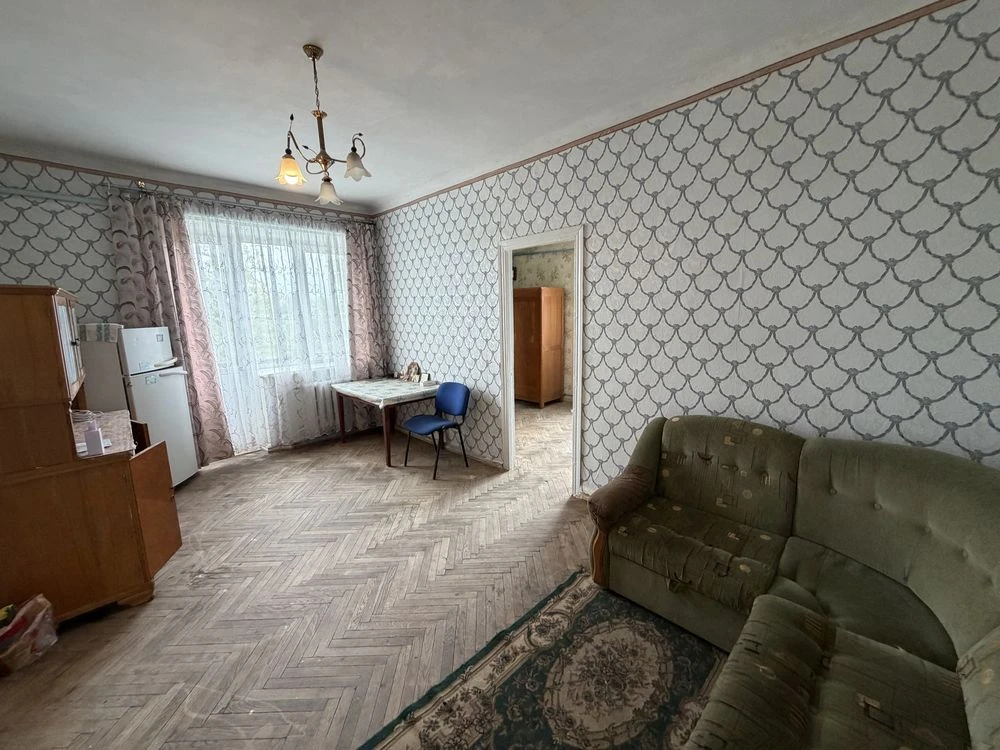 Продаётся 2-комнатная квартира на ул. Киевский Шлях, район 4-й школы, м/п