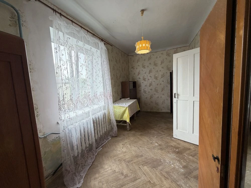 Продаётся 2-комнатная квартира на ул. Киевский Шлях, район 4-й школы, м/п
