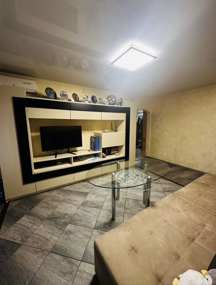 Продажа 4-комнатной квартиры 104 м² с ремонтом и мебелью