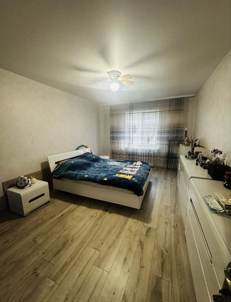 Продажа 4-комнатной квартиры 104 м² с ремонтом и мебелью