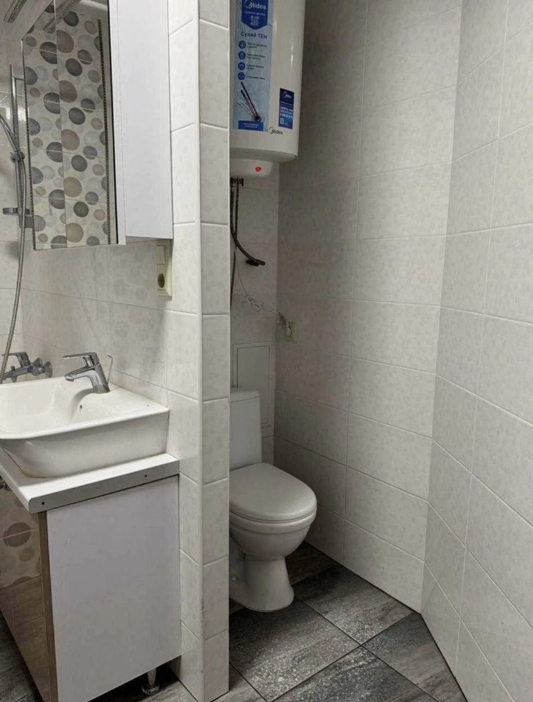 Продажа 4-комнатной квартиры 104 м² с ремонтом и мебелью