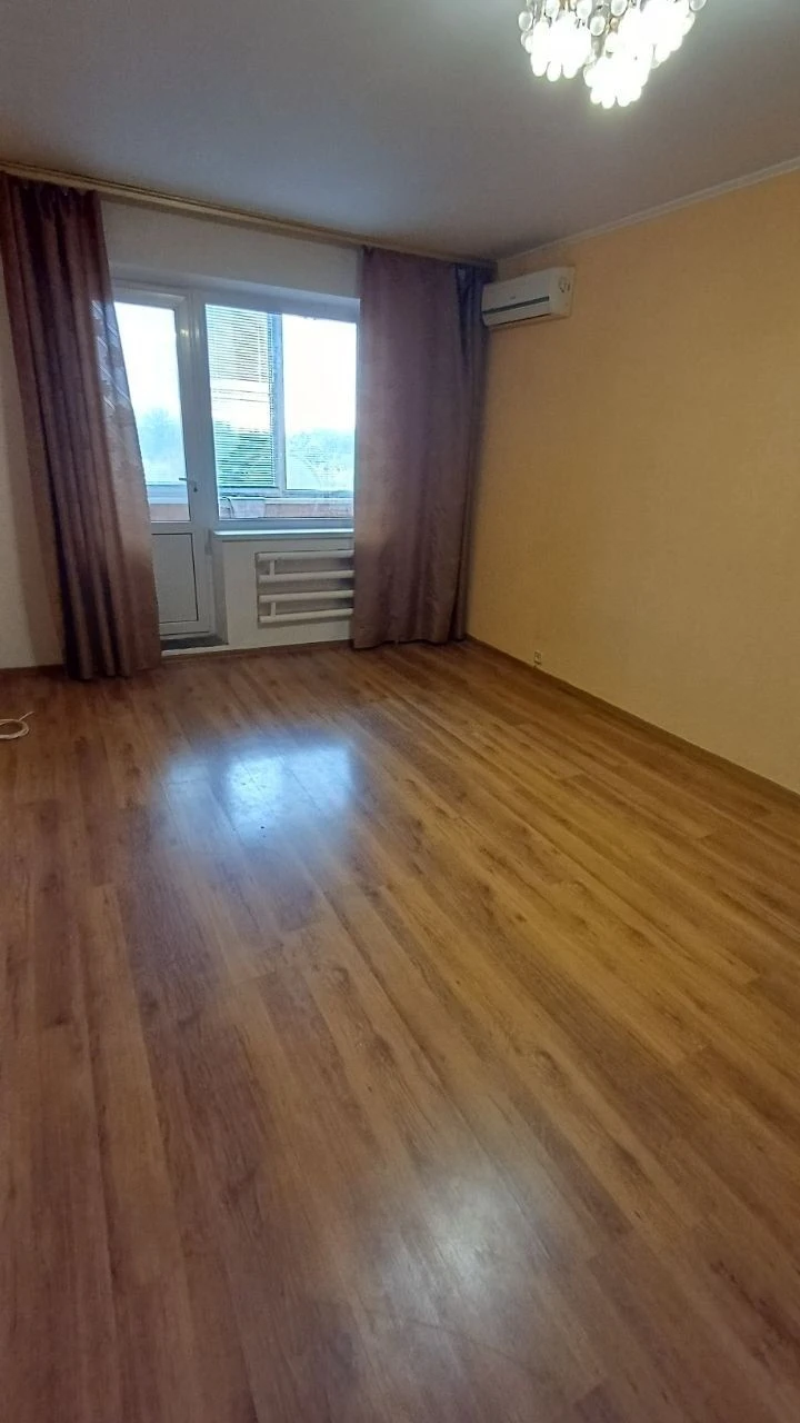 Квартира, 2 комнаты, 51 м², город Борисполь, рядом с Эко-Маркетом.