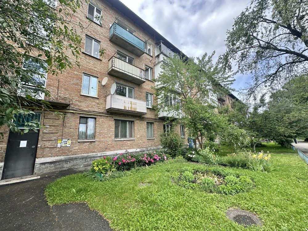 Selling 2-room apartment Borispol Sosmichetso Center 1 km