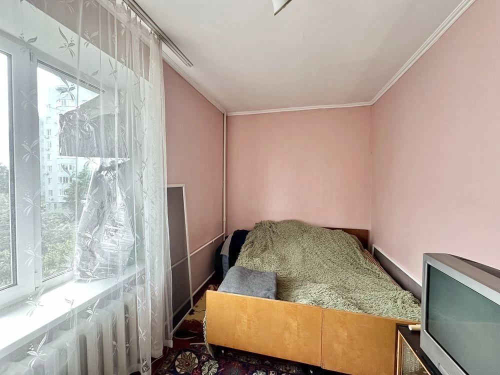 Selling 2-room apartment Borispol Sosmichetso Center 1 km
