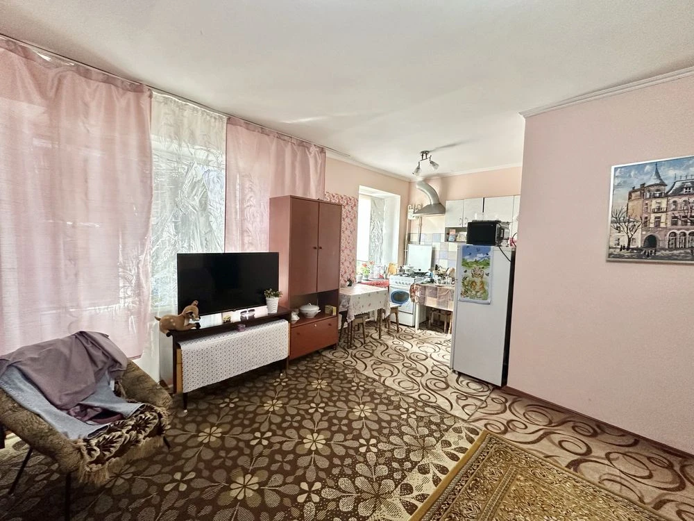 Selling 2-room apartment Borispol Sosmichetso Center 1 km