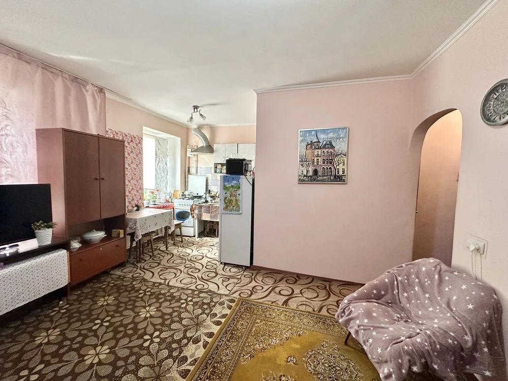 Selling 2-room apartment Borispol Sosmichetso Center 1 km