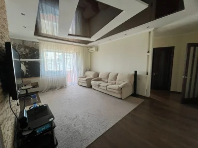 For sale: Modern three-room apartment – ready for comfortable living!
