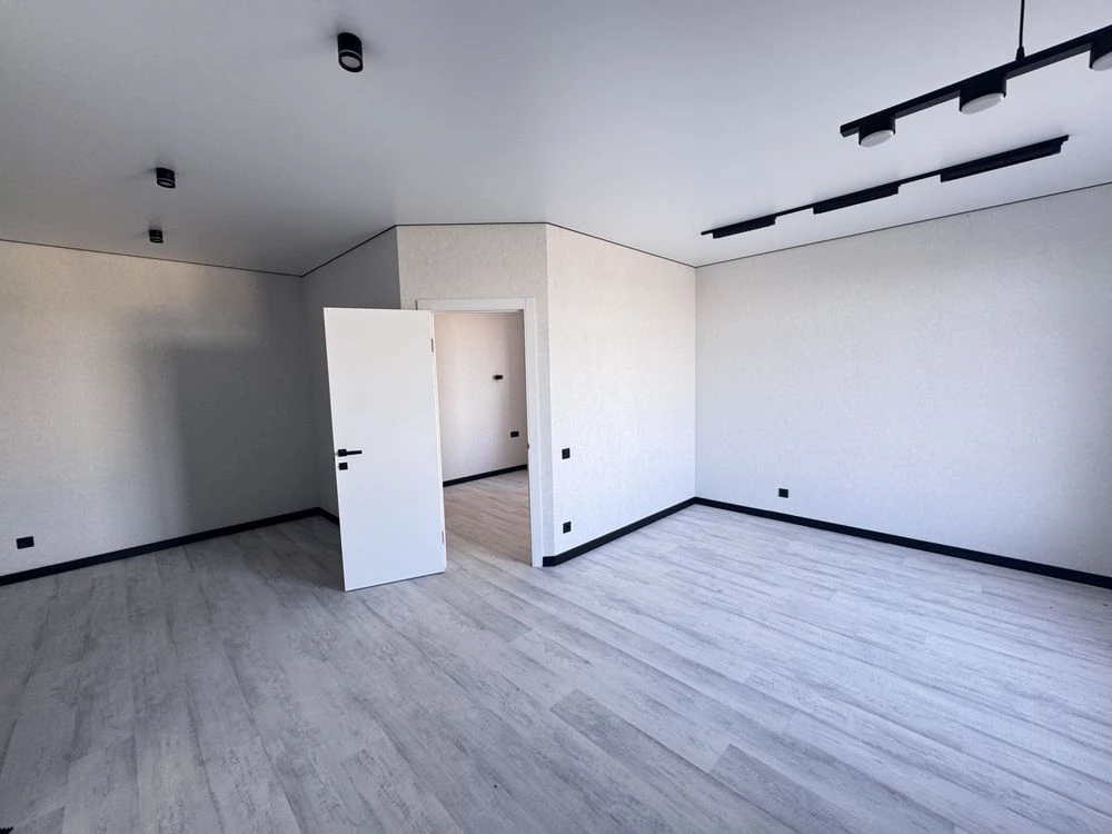 Apartment with renovation, 40 sq m, near the center of Boryspil.