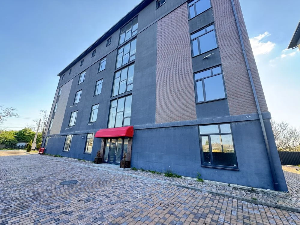 Apartment with renovation, 40 sq m, near the center of Boryspil.