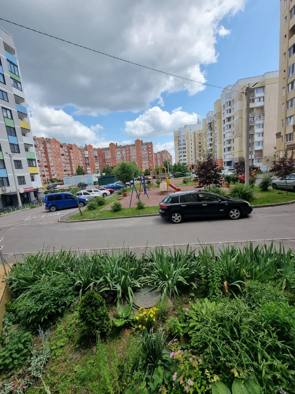 Продаж! Простора 1-кімнатна квартира біля ЖК Левада, 9-й поверх