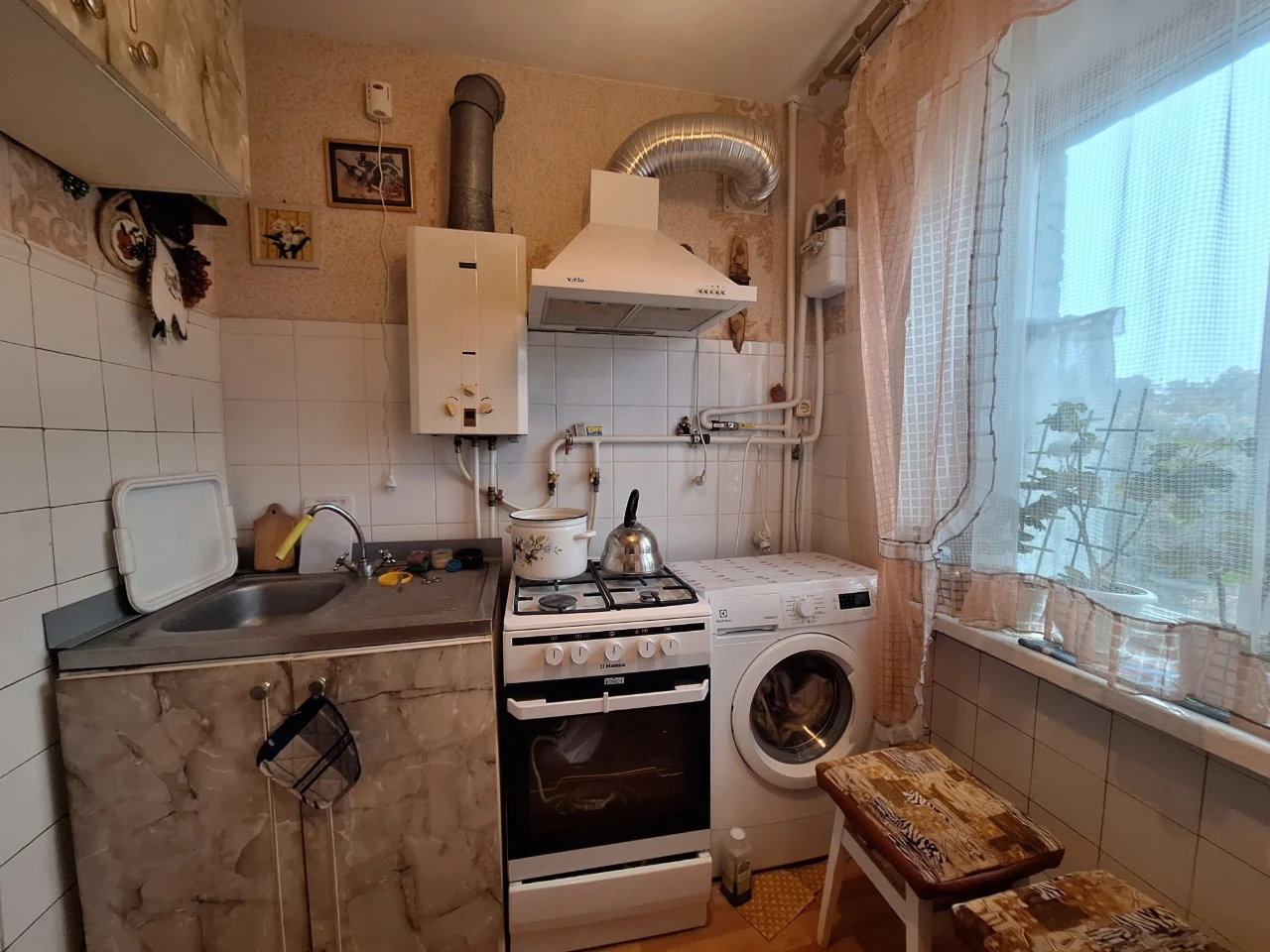 3-bedroom 60 m European 4, center of Borislav