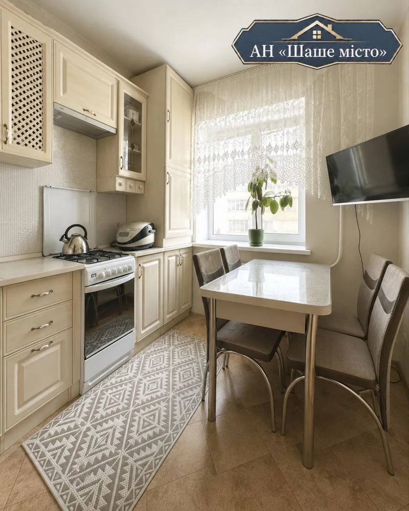 Sale of 2-room apartment at Babkina st. 12, 52 sq.m, 4/9 floor, good condition