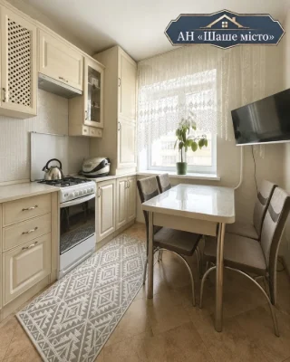 Sale of 2-room apartment at Babkina st. 12, 52 sq.m, 4/9 floor, good condition