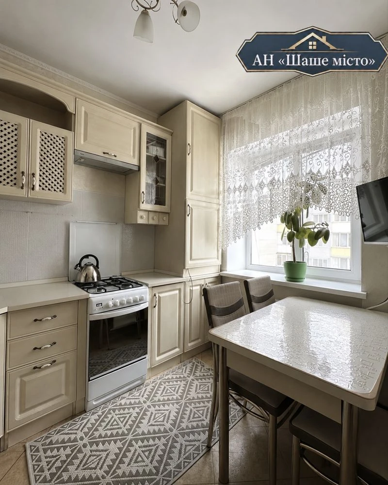 Sale of 2-room apartment at Babkina st. 12, 52 sq.m, 4/9 floor, good condition