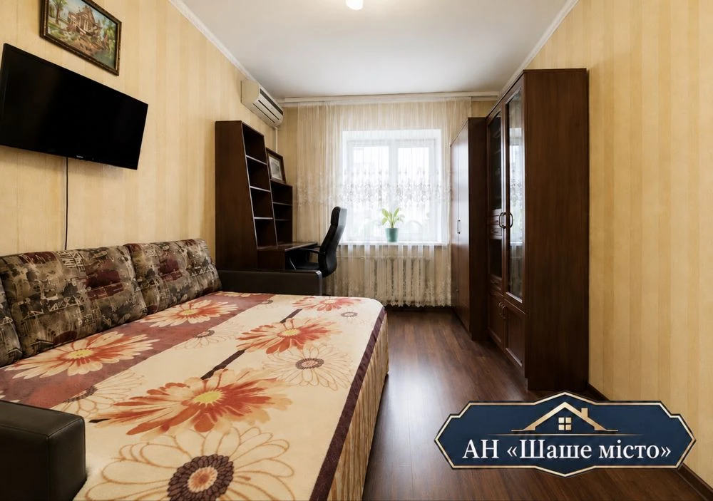 Sale of 2-room apartment at Babkina st. 12, 52 sq.m, 4/9 floor, good condition