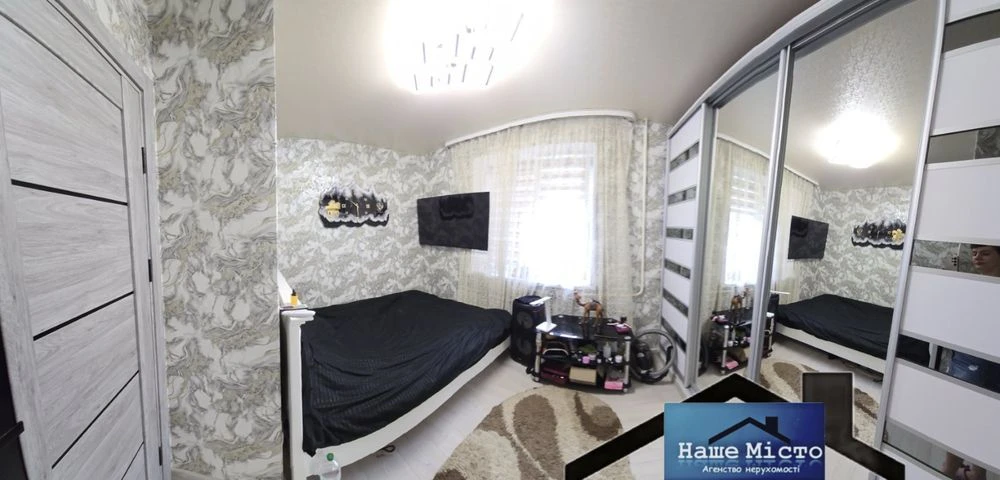 Продаж 3-х кв вул.ЕВРОПЕЙСЬКА   Центр міста  2-поверх БЕЗ КО