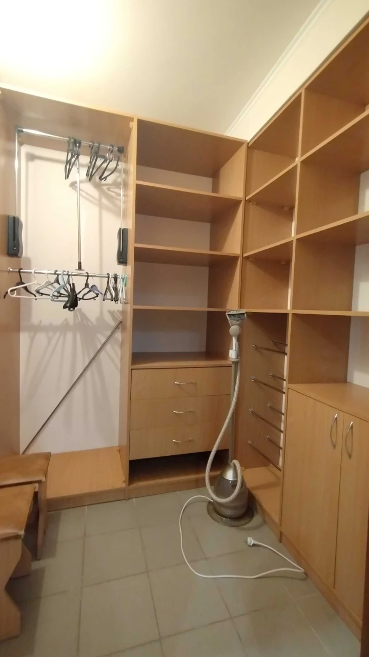 Продаж 3-квартиры Бабкина 87 м², 1-й этаж, евроремонт, мебель и техника