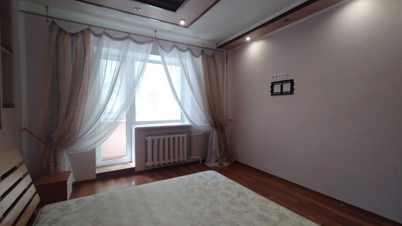 Продаж 3-квартиры Бабкина 87 м², 1-й этаж, евроремонт, мебель и техника